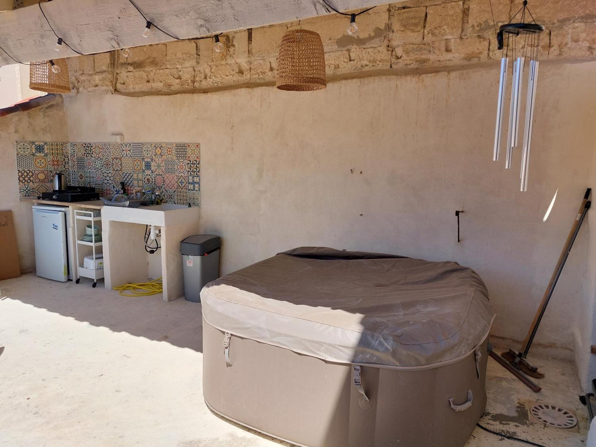 Maison Intra Muros, Terrasses Avec Vue Jaccuzzi Et Garage Aviñón Habitación foto